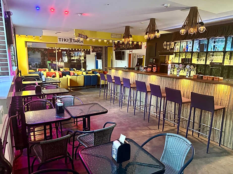 Tiki Taka Hostel & Pub