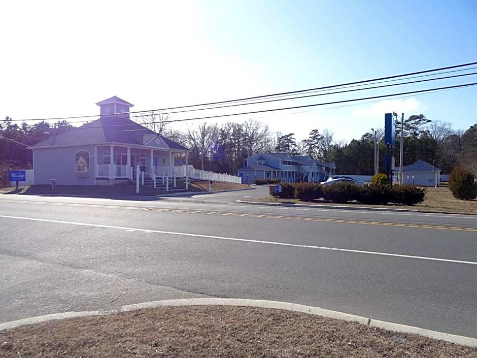 Village Inn & Suites - Smithville