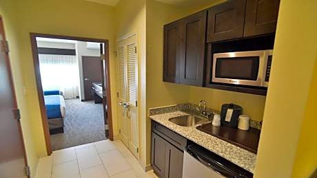 One-Bedroom Suite with Two Queen Beds