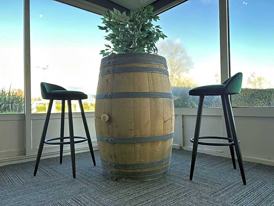 KYRIAD VALENCIENNES SUD - Rouvignies