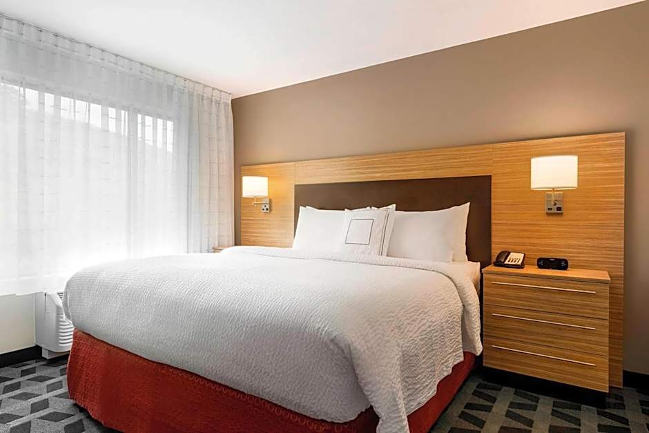 Photo 1 of 6 of 1 Bedroom 1 King Bed Suite