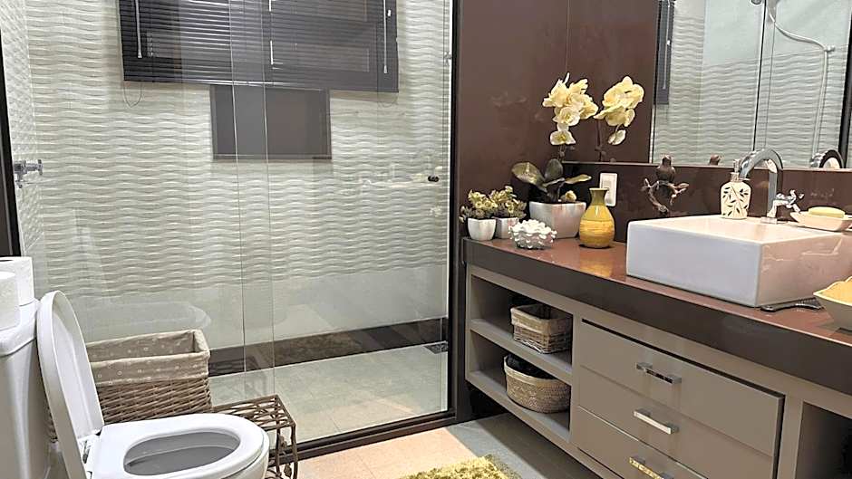 Spacious house for up to 19 people, 5 minutes from the beach.