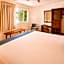 Hotel & Suites El Moro