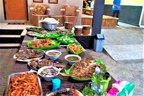 Penginapan Erbysa by ZUZU