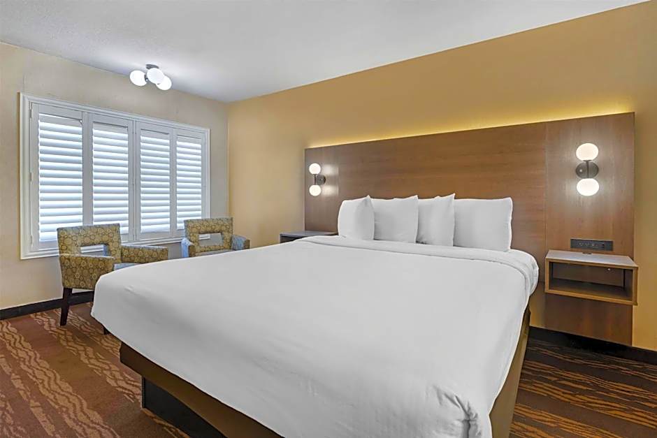 Best Western Plus Stovall's Inn