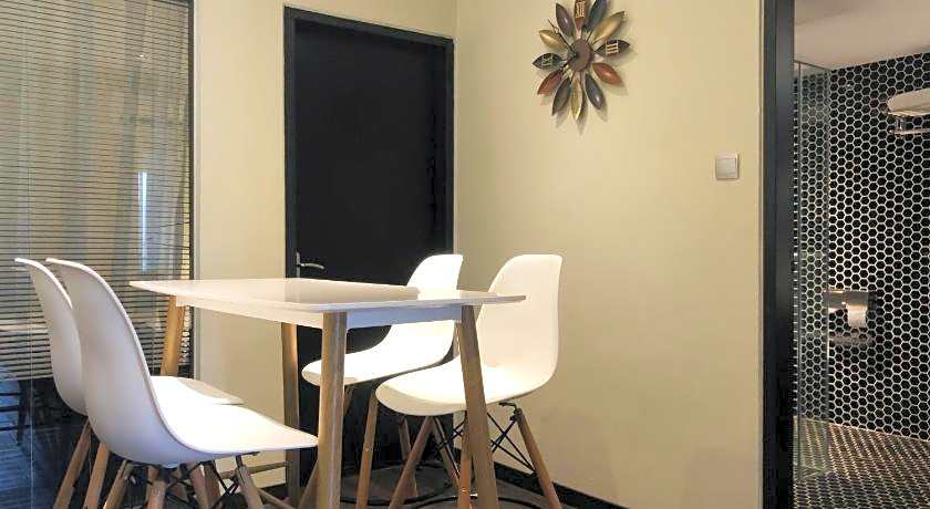 M ROOF HOTEL & RESIDENCES