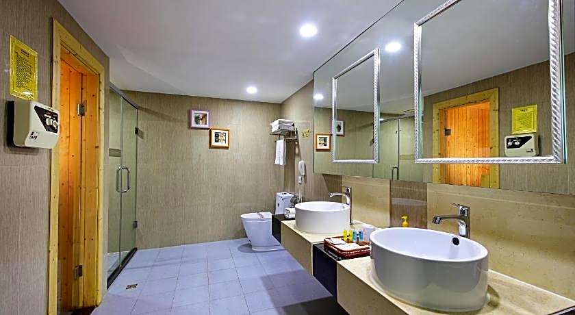 New World Hotel