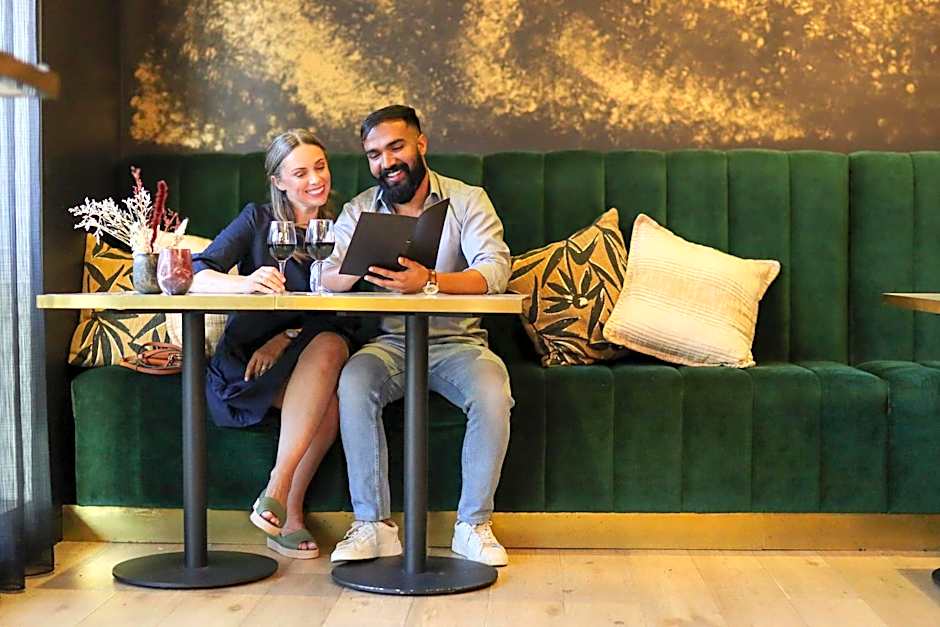 THE SEBEL CANBERRA CIVIC