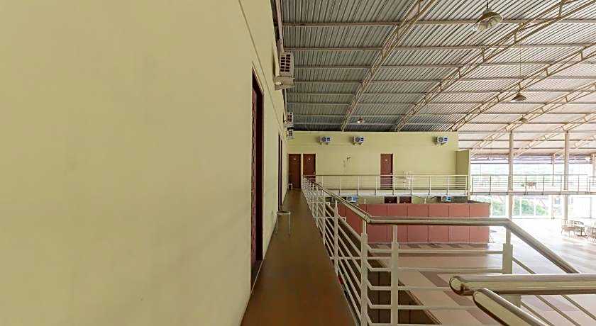 RedDoorz Syariah near Alun-Alun Pelabuhan Ratu