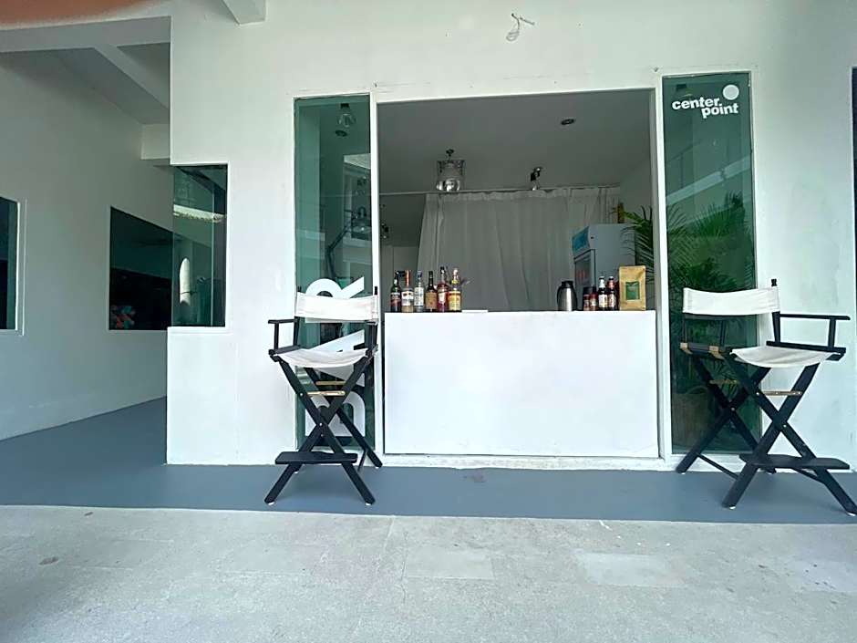 Centerpoint Hotel & Plaza