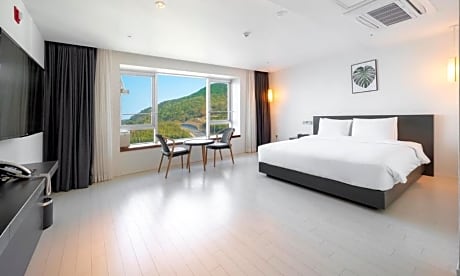 Premium Ondol Room with Half Ocean View