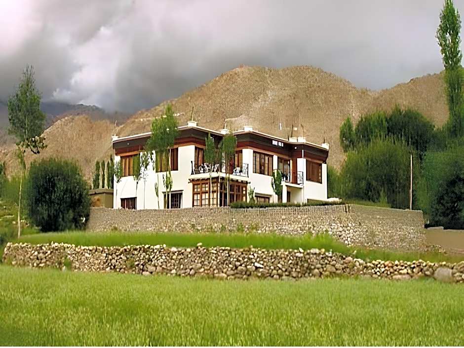 The Deskit Villa – Leh, PA