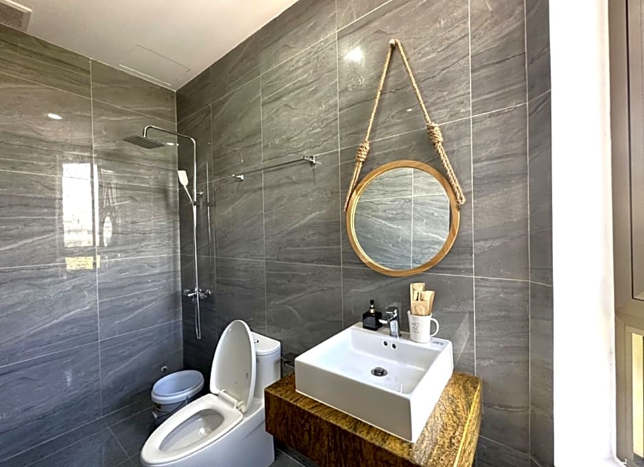 OYO 1193 Huynh Gia Hotel