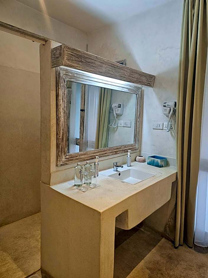 The Villa Luxury Suites Hotel