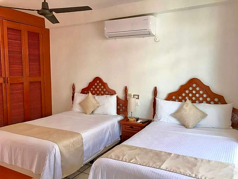 Hotel Bucaneros