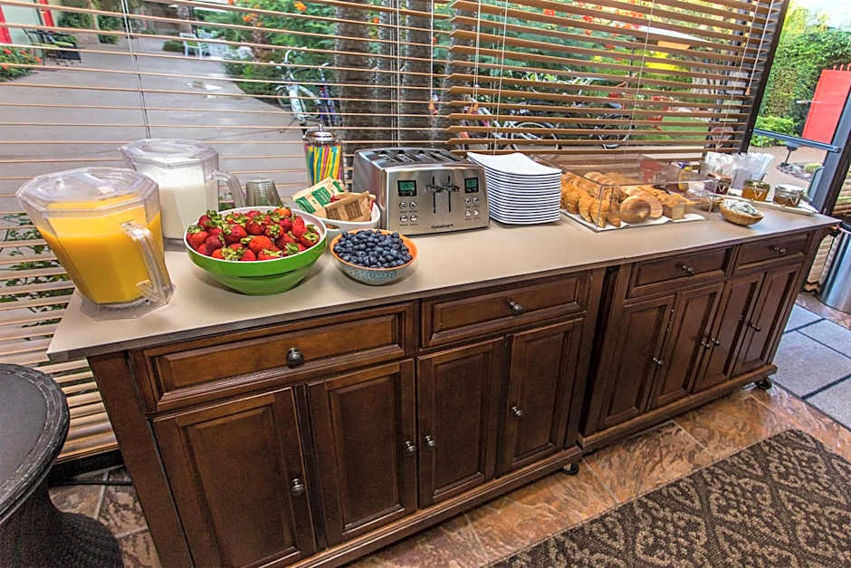 Desert Riviera Hotel