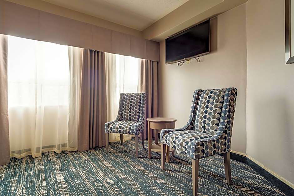 Monte Carlo Inns Brampton Suites