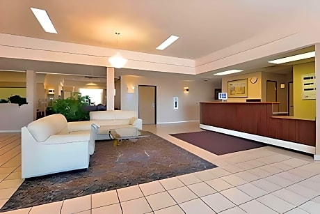 Econo Lodge Inn & Suites Jackpot near Casino