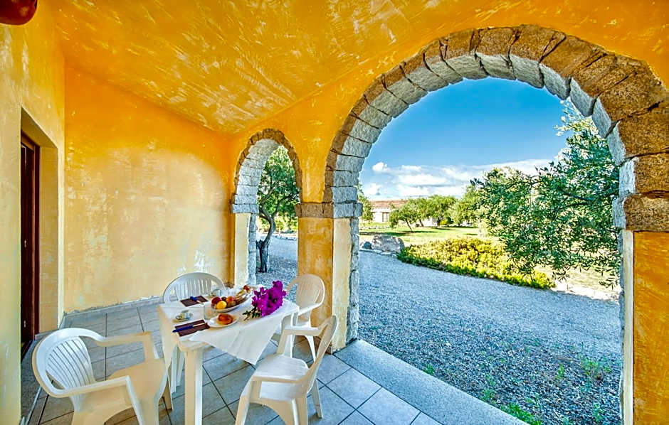 Residence with swimming-pool in Badesi, apartments with private outdoor area