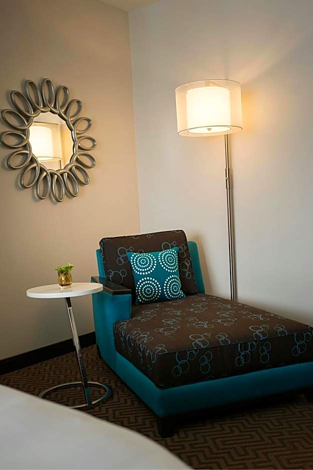 Renaissance by Marriott Denver Downtown City Center Hotel