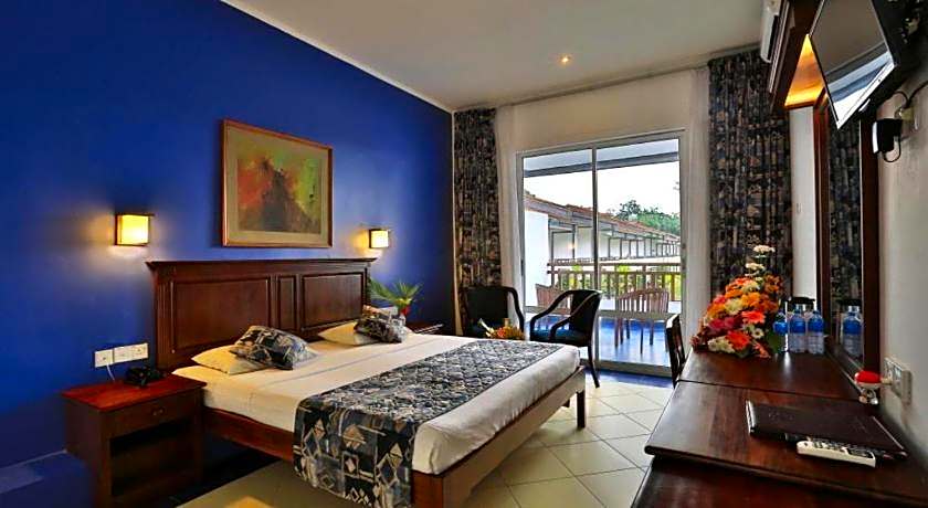 Hibiscus Beach Hotel