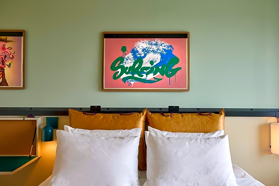 Moxy Virginia Beach Oceanfront