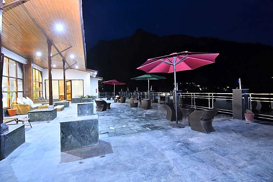 Hotel Snowcrests Manor