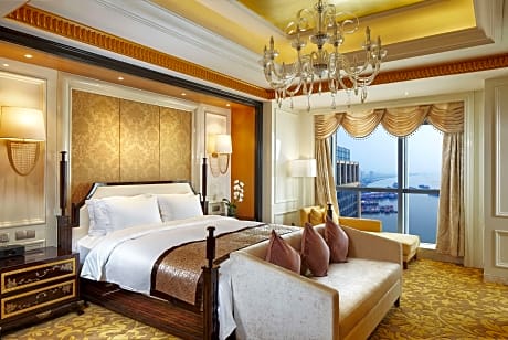 King One Bedroom Suite With Lounge Access