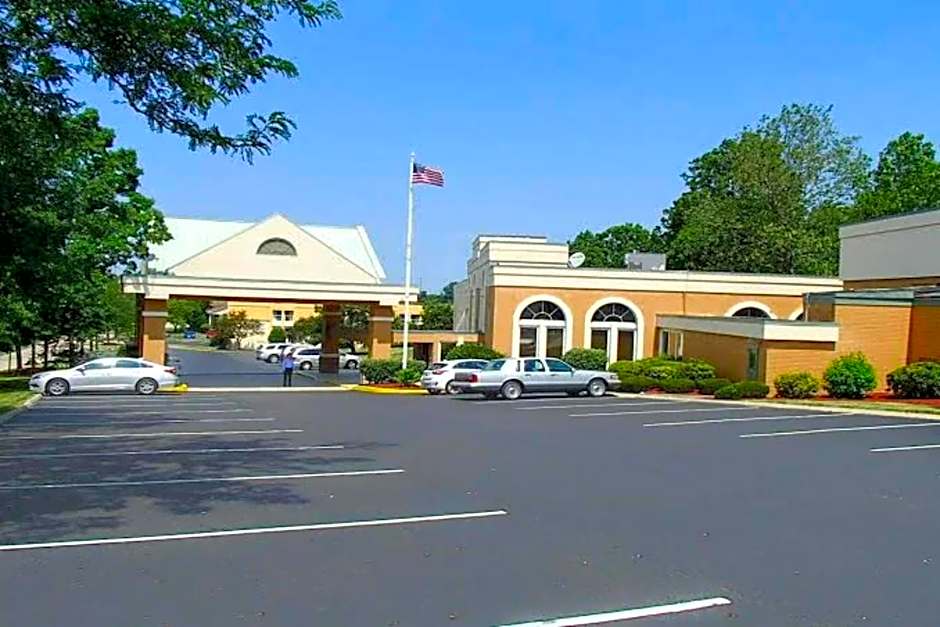 OYO Greenridge Hotel