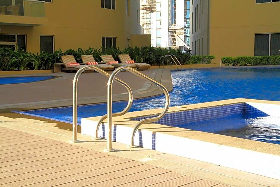 Gulf Suites Hotel Amwaj