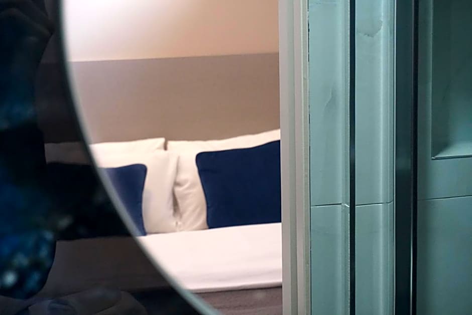 OYO Paragraph Palmers Green - Tottenham Stadium