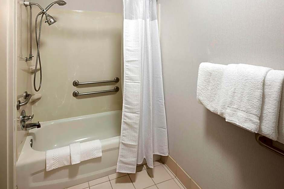 Courtyard by Marriott Wichita East