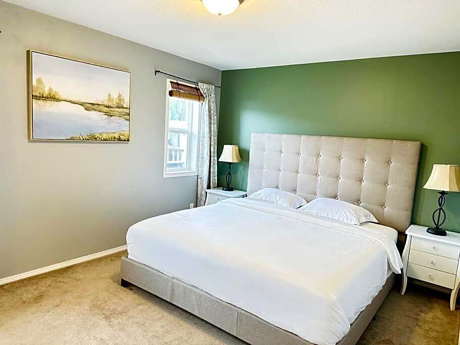 Comfortable 6 bedrooms house