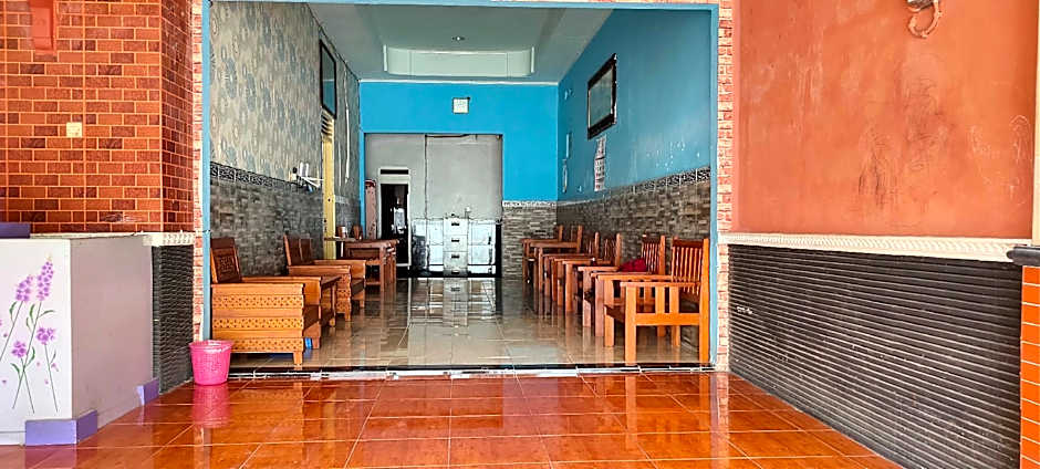 Hotel Keluarga Mekar Jaya Syariah Near UNS Solo