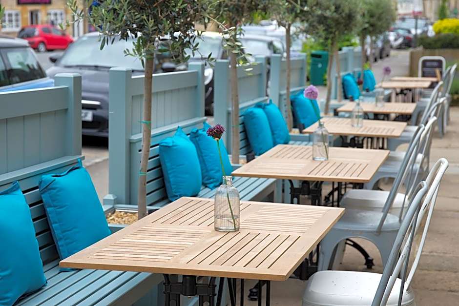 The Sheep on Sheep Street Hotel