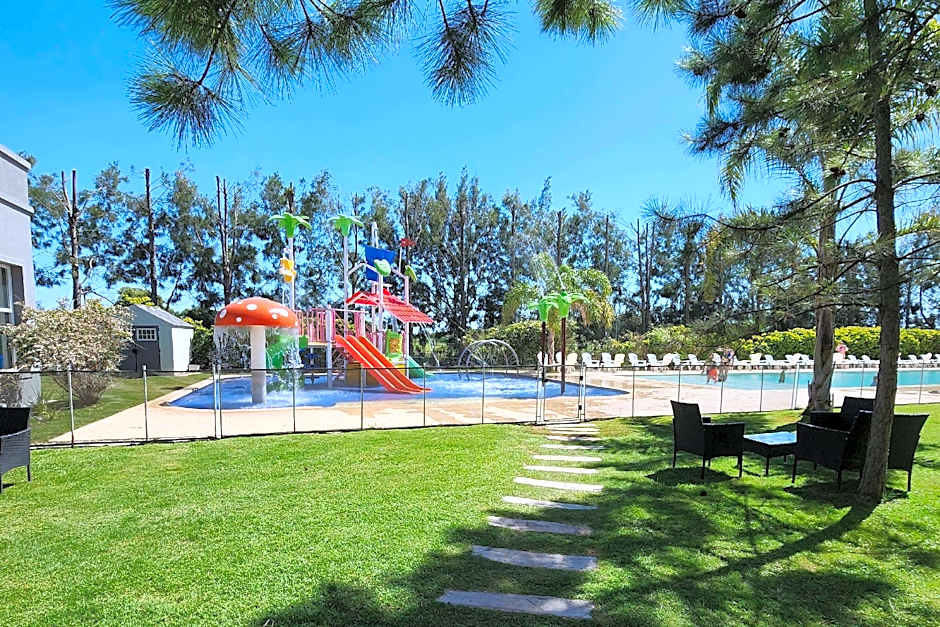 Howard Johnson Funes