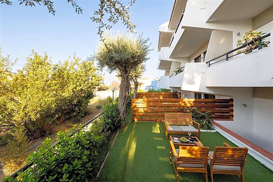 Terinikos Sunny Garden Hotel & Junior Suites