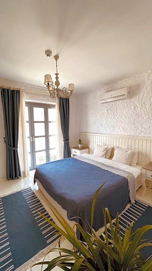 Mina Otel by Adda Alaçatı