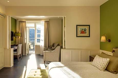 Suite with Lake View