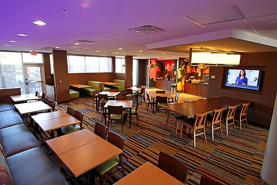 Fairfield Inn & Suites by Marriott London