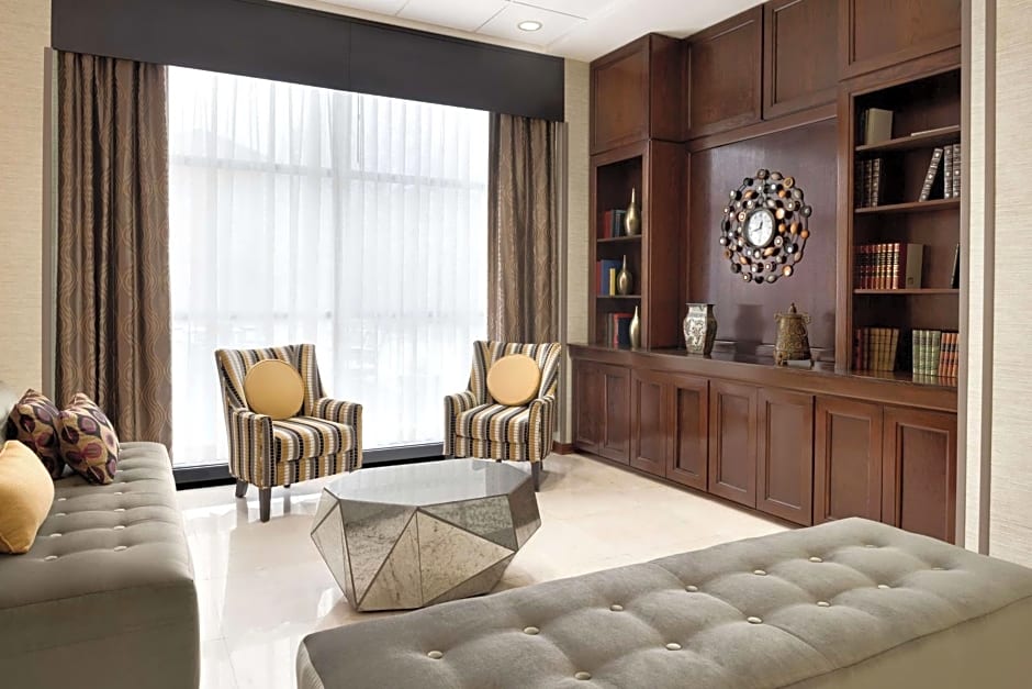 DoubleTree By Hilton Milwaukee Brookfield