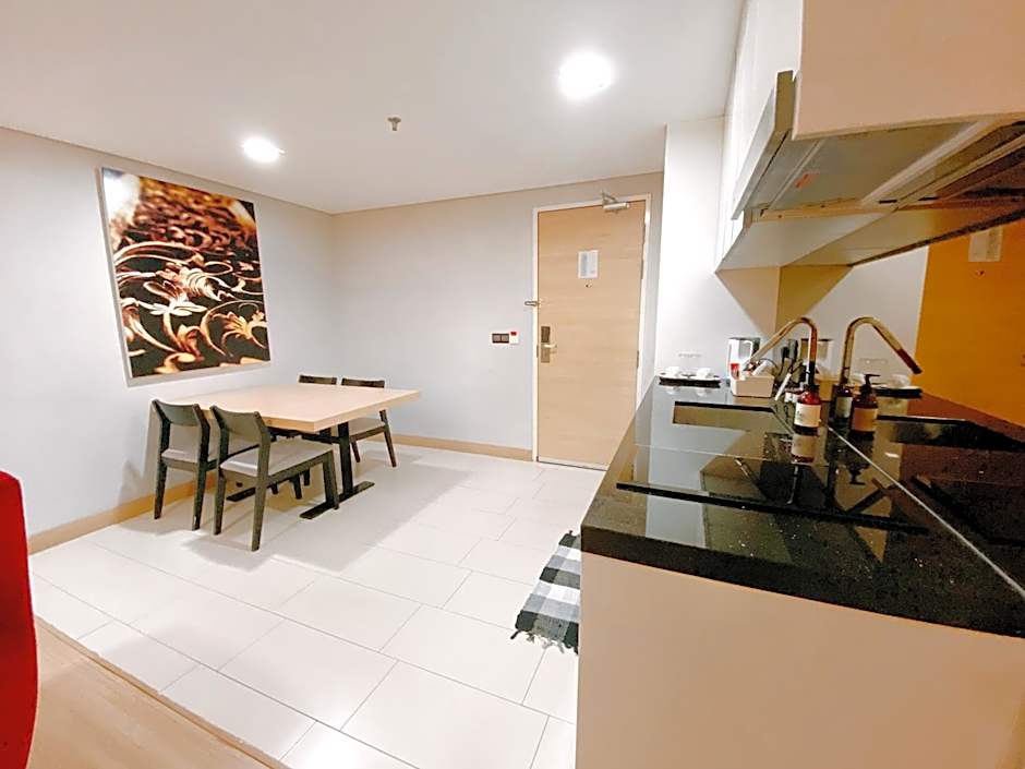 Straits Suite by C Homestay Malacca