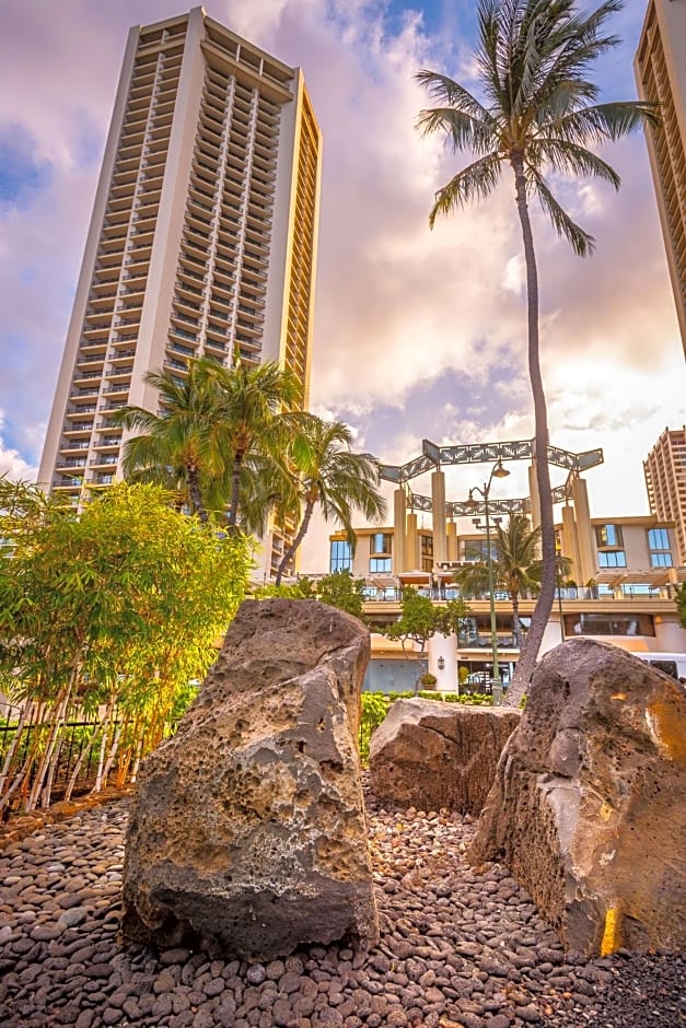 Hyatt Regency Waikiki Beach Resort & Spa