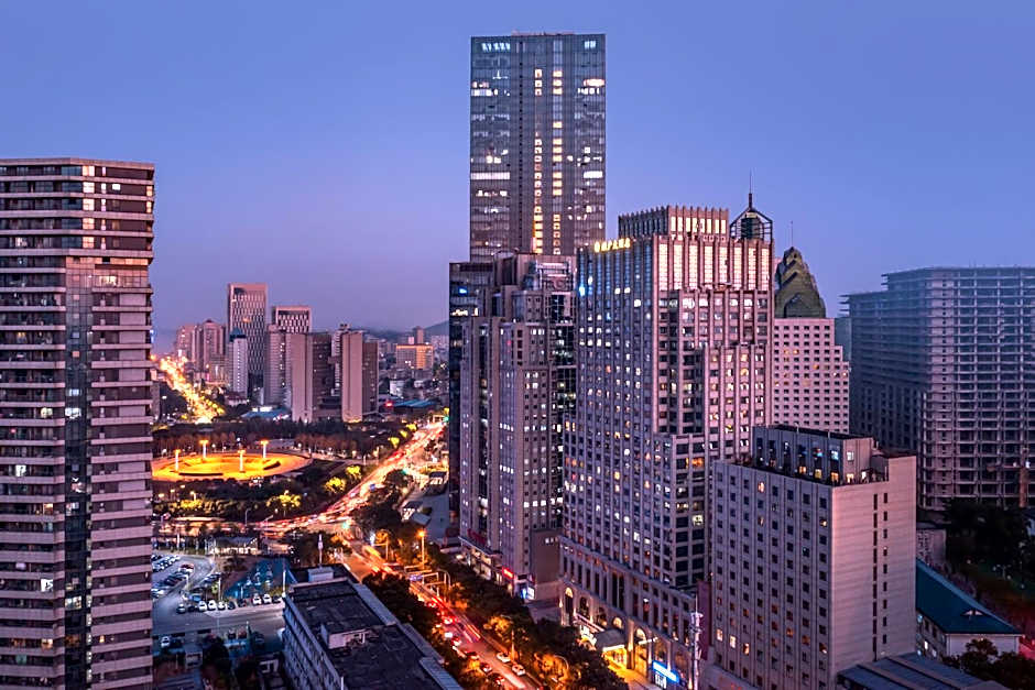 Photo 1 of 50 of Wuhan Hongguang Hotel