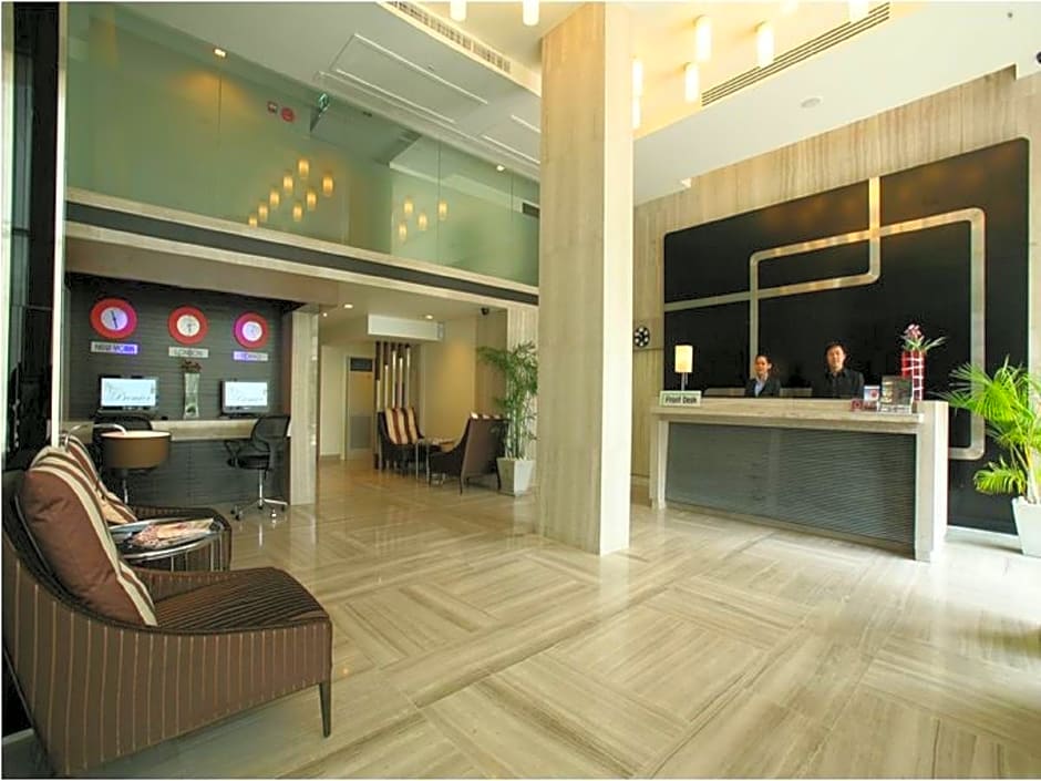 FX Hotel Metrolink Makkasan