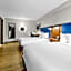 La Quinta Inn & Suites by Wyndham Huntsville Research Park