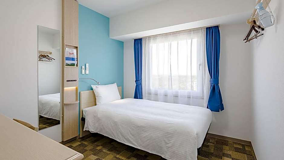 Toyoko Inn Imba Nihon-idai Ekimae