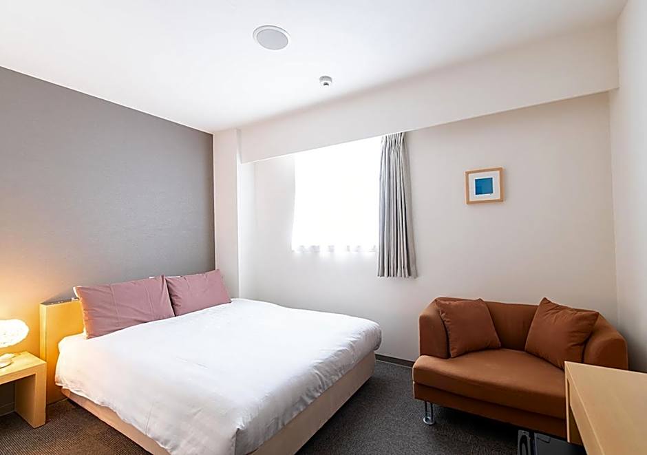 Hotel day by day