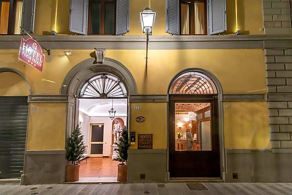 Porta Faenza Hotel