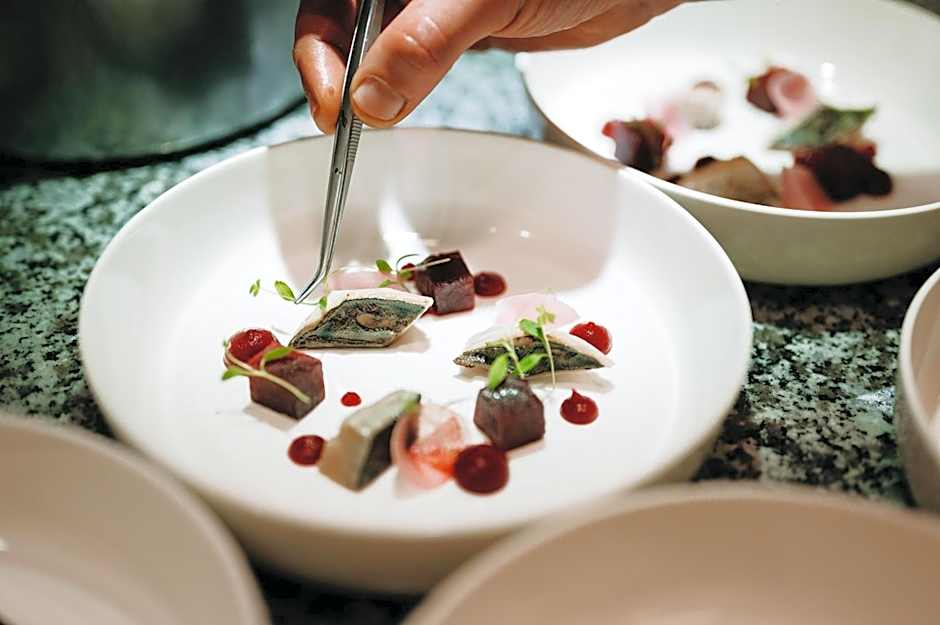 Domaine Riberach - Restaurant étoilé - Spa - Piscine naturelle - Vignoble bio